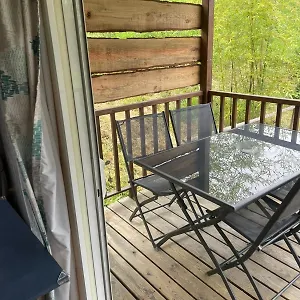 https://le-cabanon-de-la-grenouille.hotels-rhonealpes.com